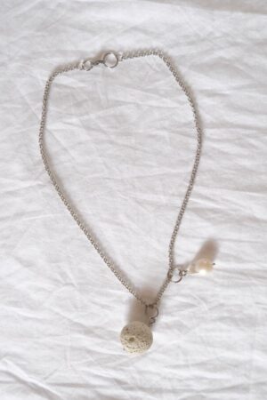 Lava and pearl necklace - Image 3